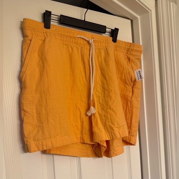 Old Navy Yellow Casual Shorts Size Xl NWT - Picture 2 of 6